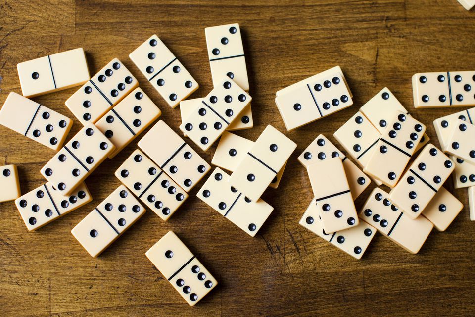 how-to-play-chicken-foot-dominoes